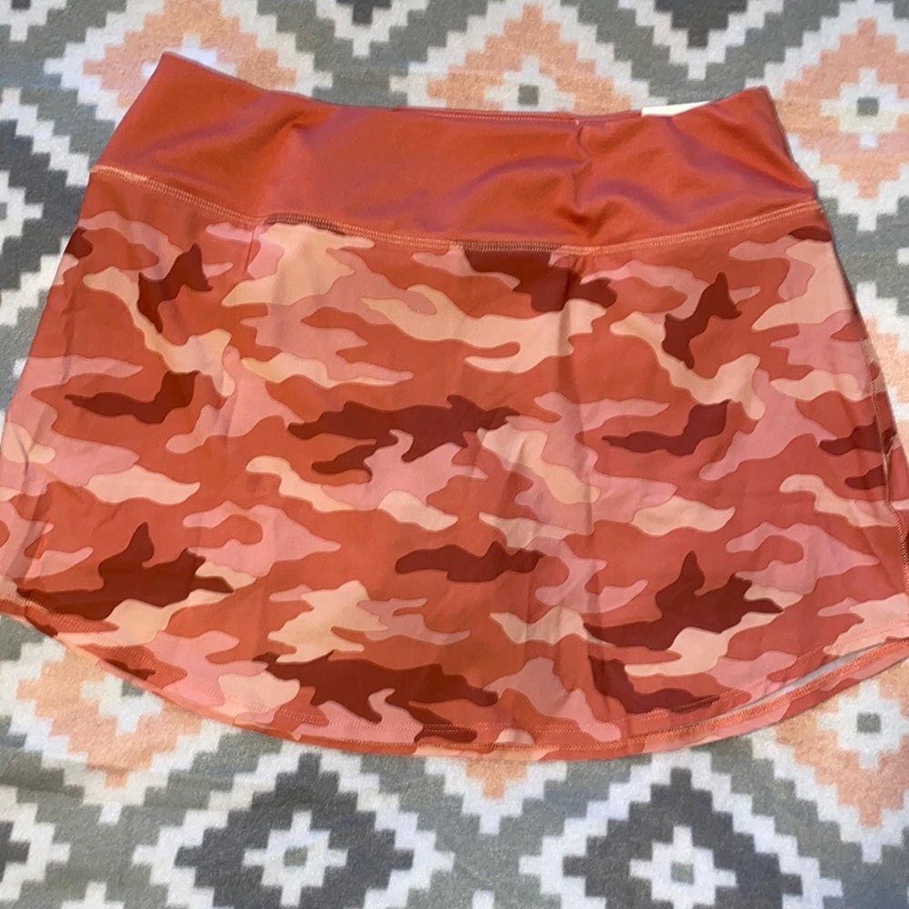 Victoria’s Secret PINK Medium Pink Camo Sport Skort